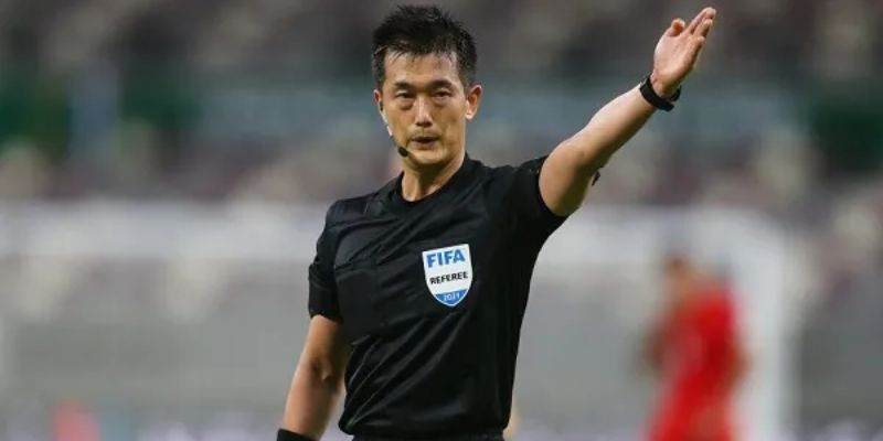 Vai trò và quyền hạn của trọng tài trong bóng đá